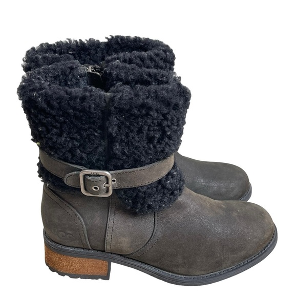 UGG Australia Women’s Blayre II Leather Sheepskin Boots Size 6 Buckle Waterproof - Picture 2 of 9